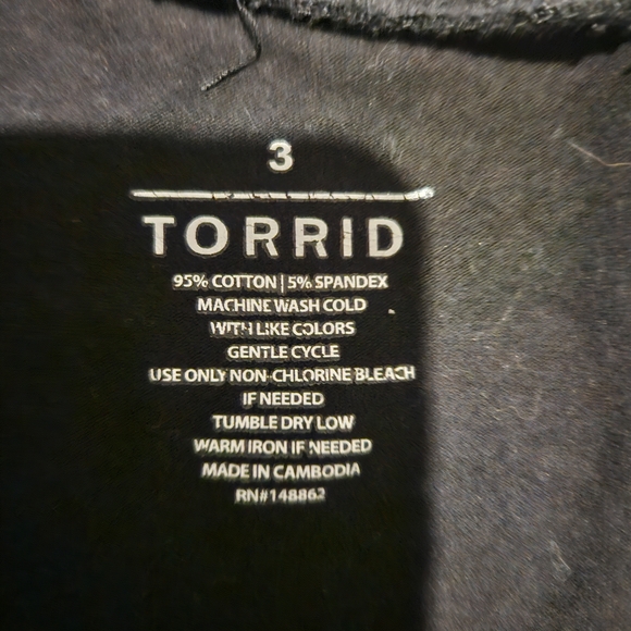 Torrid Black‎ Cotton Capri Leggings - Picture 2 of 3